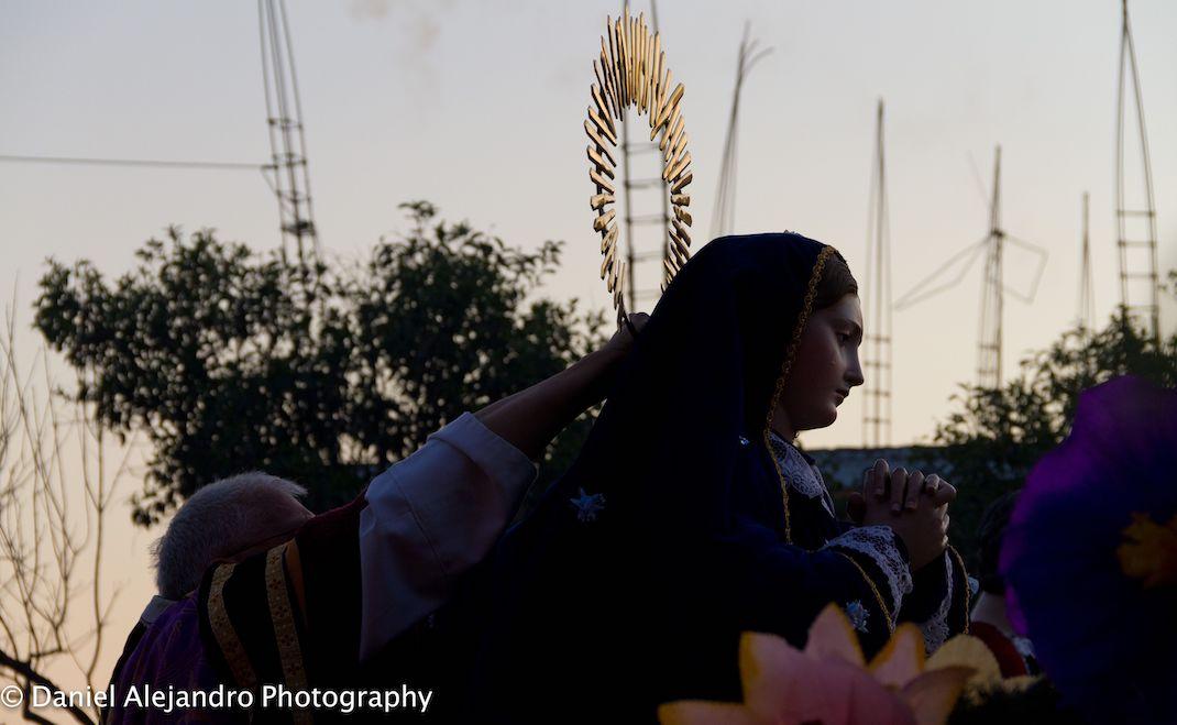 Procession-of-Mama-Mary