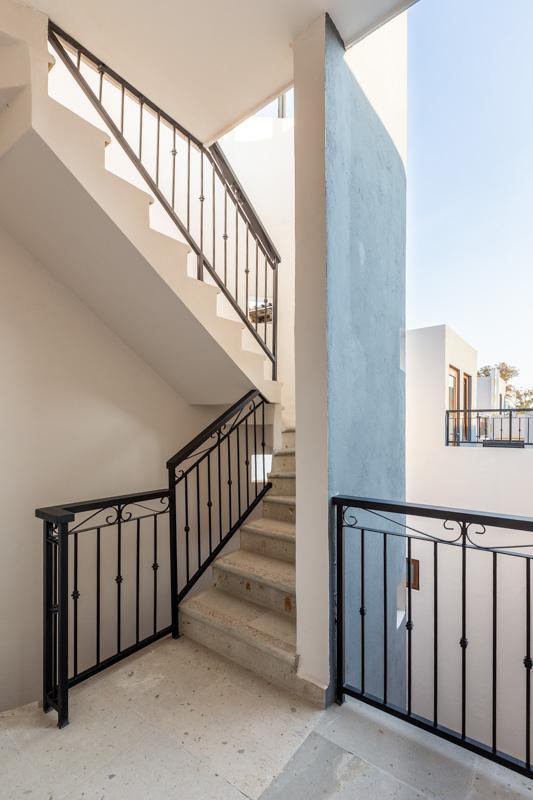 Terrace & Pied-á-terre Image