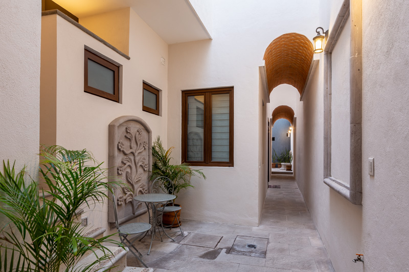 Terrace & Pied-á-terre Image