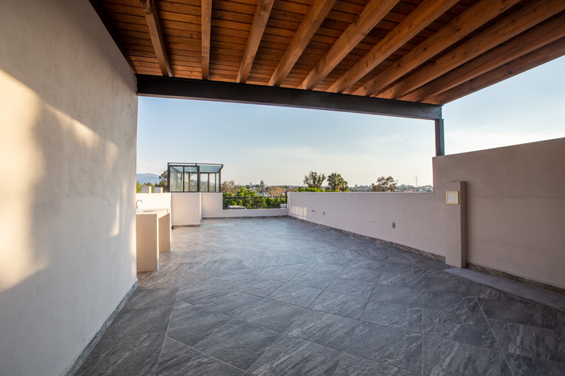 Terrace & Pied-á-terre Image