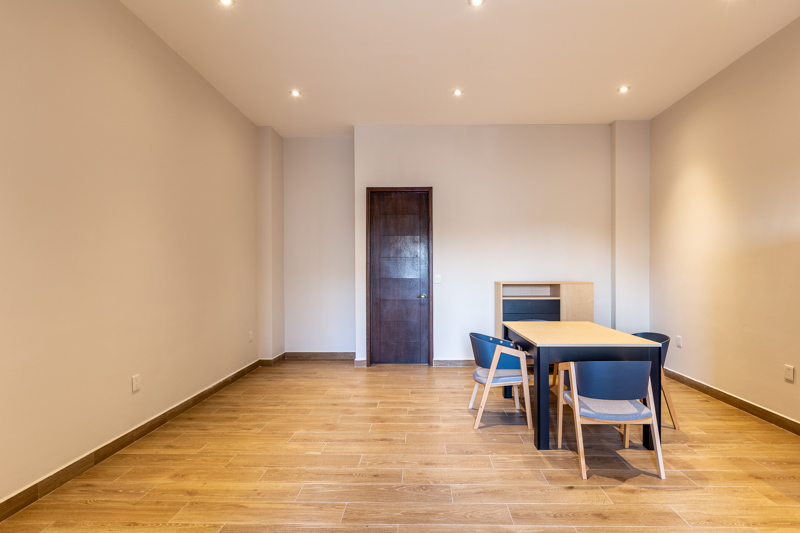 Terrace & Pied-á-terre Image