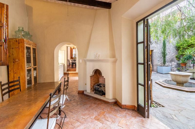Casa Diez Image