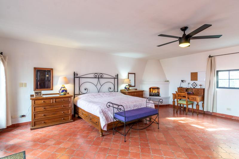 Casa Violeta Image