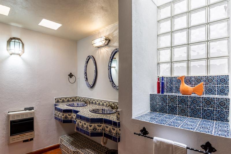 Casa Violeta Image