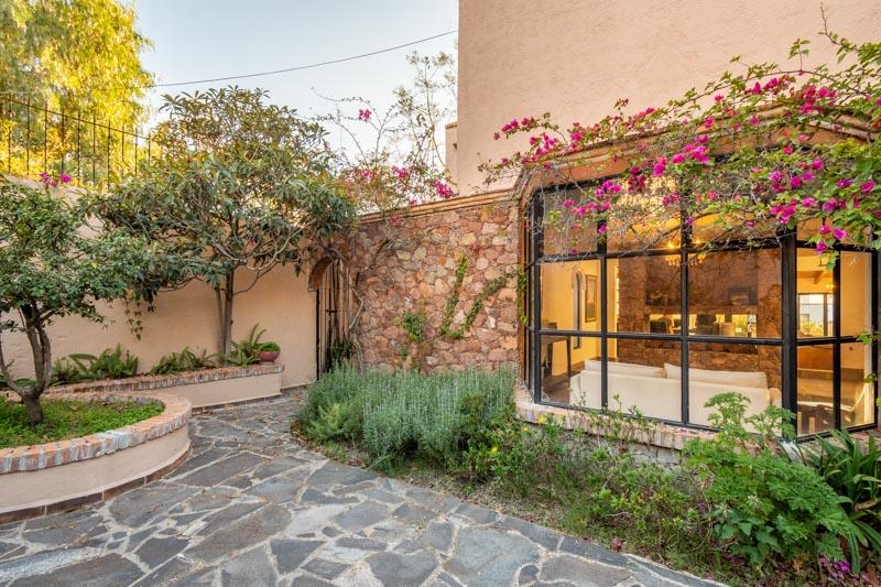 Casa Juan Gabriel Image