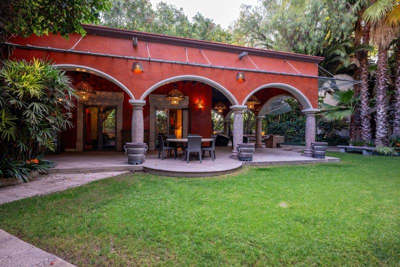 Casa Esquina Parque Image
