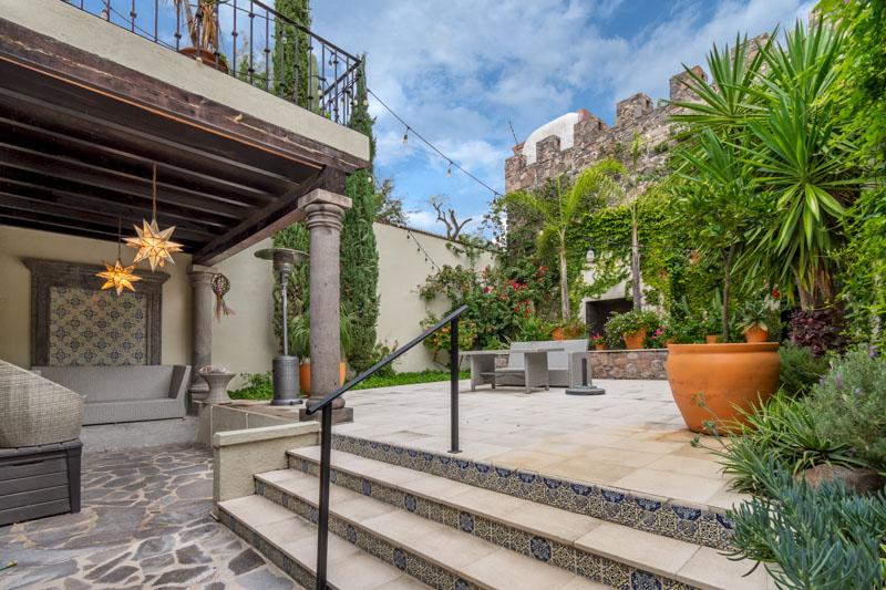 Casa Pacifica Image