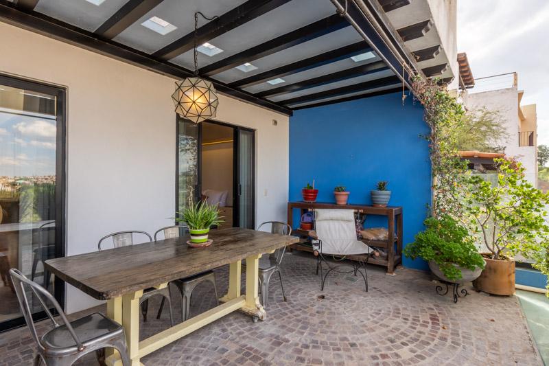 Casa Luna y Conejo Image