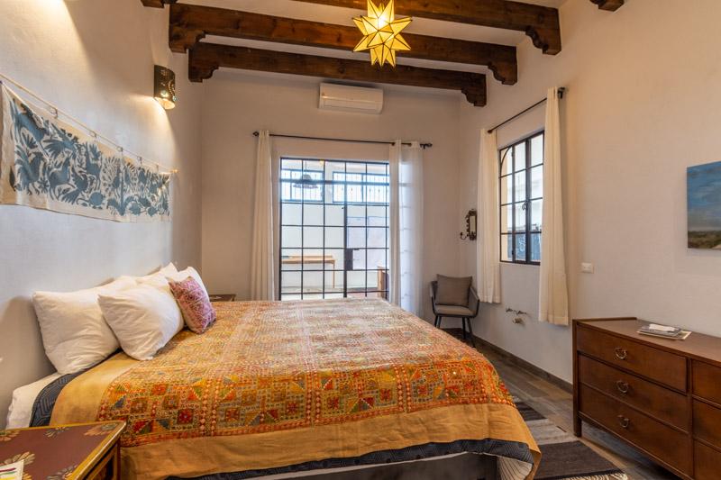 Casa Luna y Conejo Image