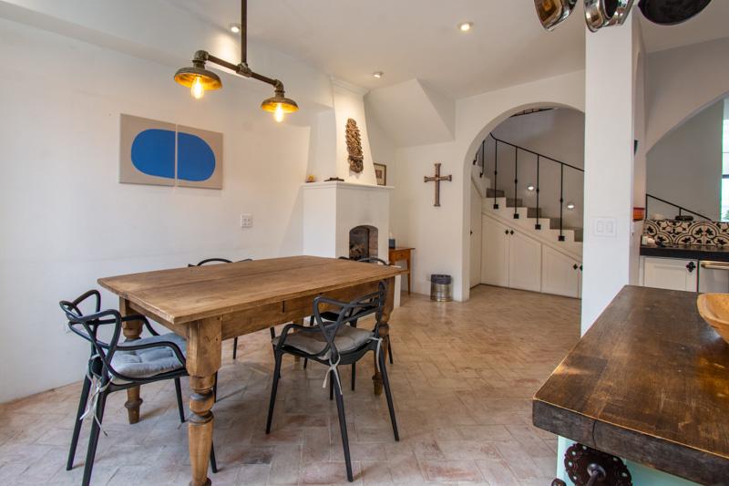 Casa Luna y Conejo Image
