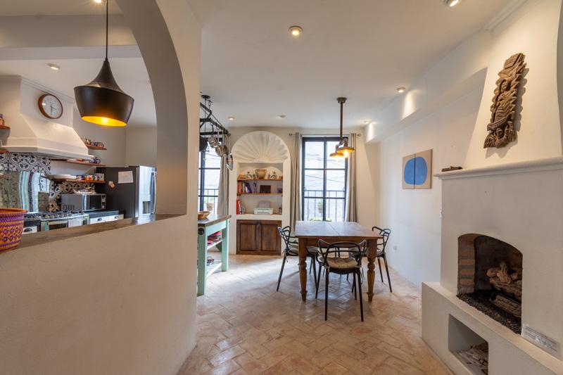 Casa Luna y Conejo Image