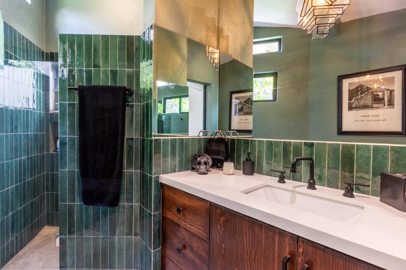 Single Level Charming Retreat Image