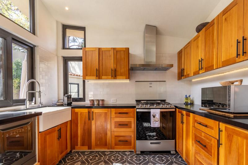 Single Level Charming Retreat Image
