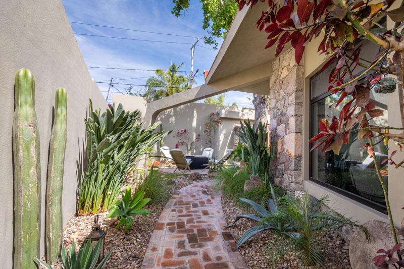 Single Level Charming Retreat Image