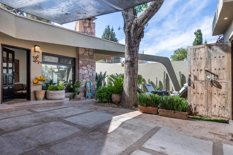 Single Level Charming Retreat Image