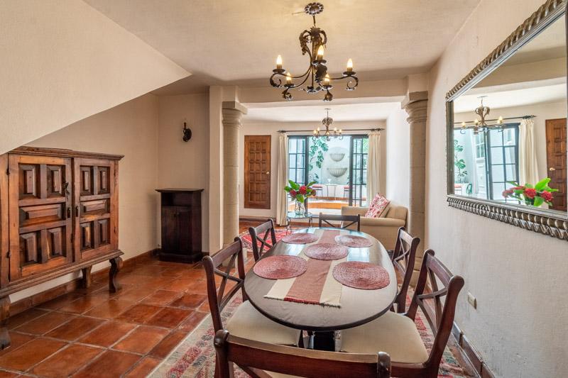 La Petite Colonial Image