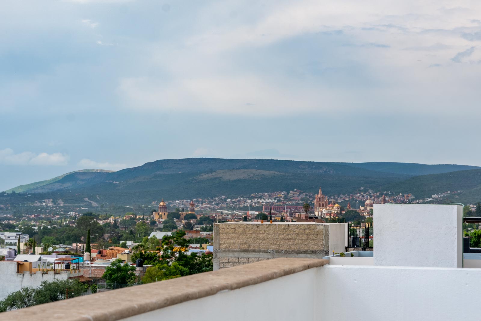 Casa Vista a las Montañas Image