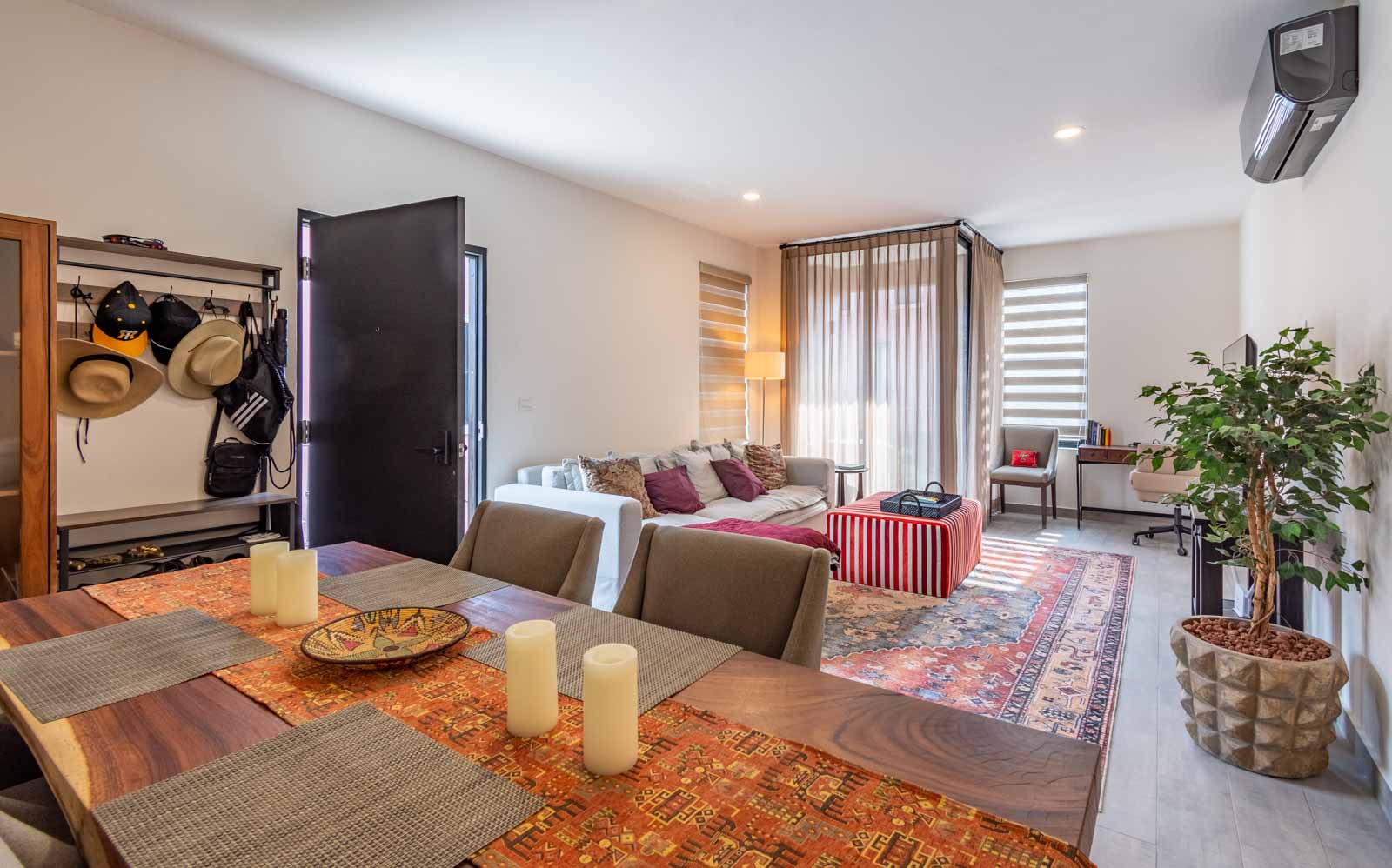 Santo Apartment Image